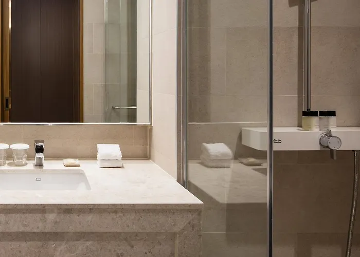 Ramada By Wyndham Sindorim Seoul